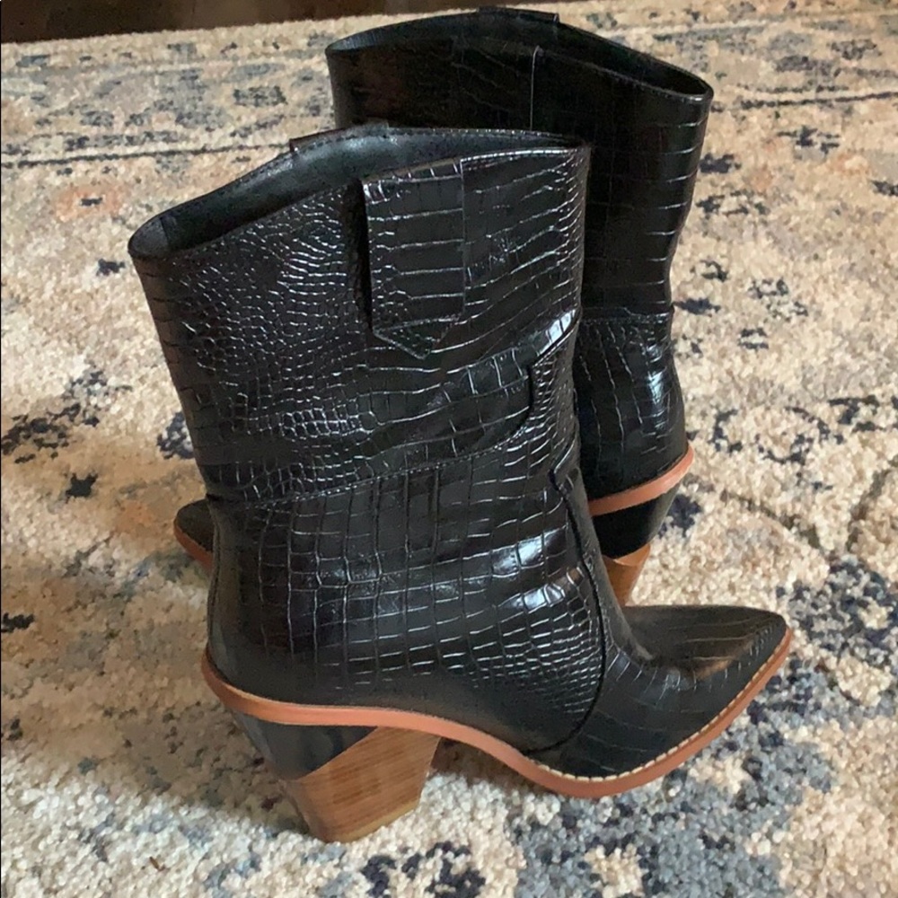 Women’s booties